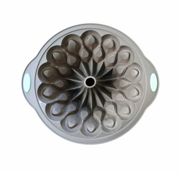Crown Shaped Silicone Mould with Handle - Image 2